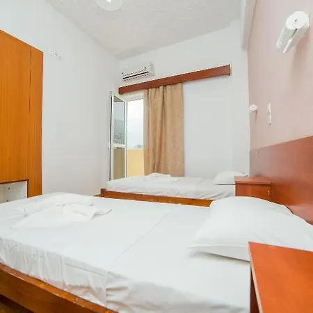 Sterling Hotel 2*