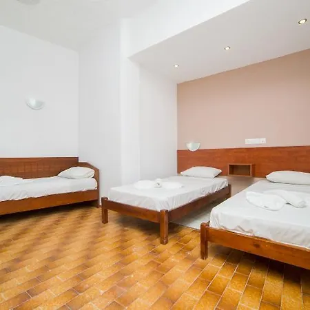 Hotel Sterling 2*